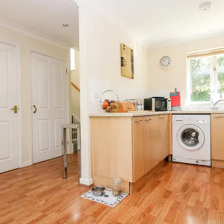 Holiday home Robinswood